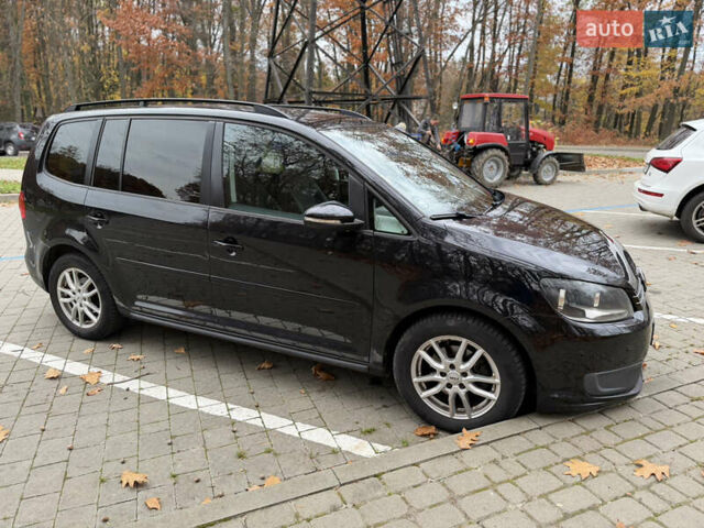 Чорний Фольксваген Туран, об'ємом двигуна 1.6 л та пробігом 243 тис. км за 8900 $, фото 1 на Automoto.ua