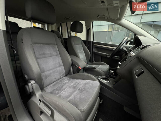 Черный Фольксваген Туран, объемом двигателя 1.4 л и пробегом 171 тыс. км за 10799 $, фото 20 на Automoto.ua