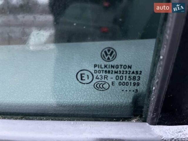 Чорний Фольксваген Туран, об'ємом двигуна 1.6 л та пробігом 231 тис. км за 11800 $, фото 65 на Automoto.ua