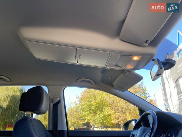 Черный Фольксваген Туран, объемом двигателя 1.97 л и пробегом 263 тыс. км за 10999 $, фото 17 на Automoto.ua