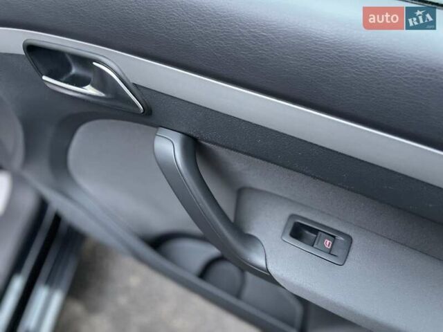 Чорний Фольксваген Туран, об'ємом двигуна 1.6 л та пробігом 231 тис. км за 11800 $, фото 47 на Automoto.ua