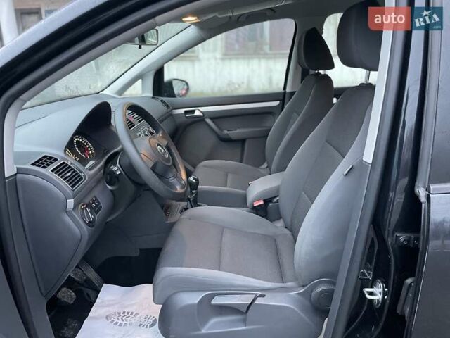 Чорний Фольксваген Туран, об'ємом двигуна 1.6 л та пробігом 231 тис. км за 11800 $, фото 24 на Automoto.ua