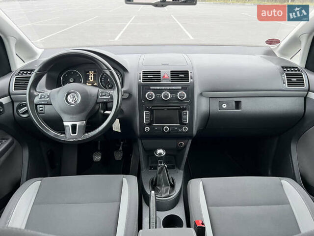 Чорний Фольксваген Туран, об'ємом двигуна 1.6 л та пробігом 201 тис. км за 12900 $, фото 24 на Automoto.ua