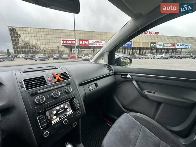 Черный Фольксваген Туран, объемом двигателя 2 л и пробегом 240 тыс. км за 11900 $, фото 27 на Automoto.ua