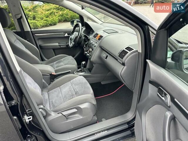 Черный Фольксваген Туран, объемом двигателя 2 л и пробегом 240 тыс. км за 11900 $, фото 15 на Automoto.ua