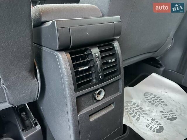 Чорний Фольксваген Туран, об'ємом двигуна 1.6 л та пробігом 231 тис. км за 11800 $, фото 35 на Automoto.ua