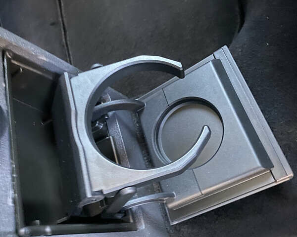 Черный Фольксваген Туран, объемом двигателя 1.97 л и пробегом 263 тыс. км за 10999 $, фото 14 на Automoto.ua