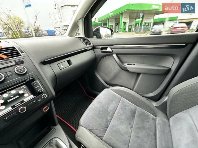 Черный Фольксваген Туран, объемом двигателя 2 л и пробегом 240 тыс. км за 11900 $, фото 30 на Automoto.ua