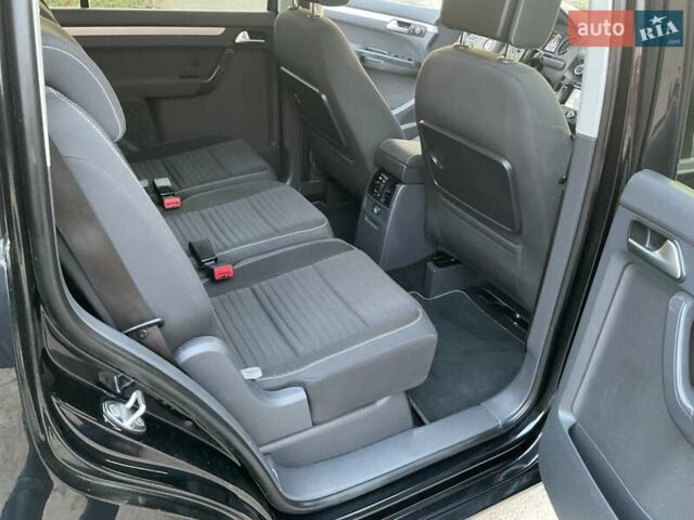 Черный Фольксваген Туран, объемом двигателя 1.6 л и пробегом 231 тыс. км за 11750 $, фото 15 на Automoto.ua