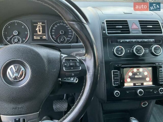 Черный Фольксваген Туран, объемом двигателя 1.6 л и пробегом 231 тыс. км за 11750 $, фото 11 на Automoto.ua