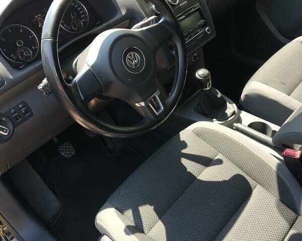 Чорний Фольксваген Туран, об'ємом двигуна 1.6 л та пробігом 227 тис. км за 10900 $, фото 4 на Automoto.ua