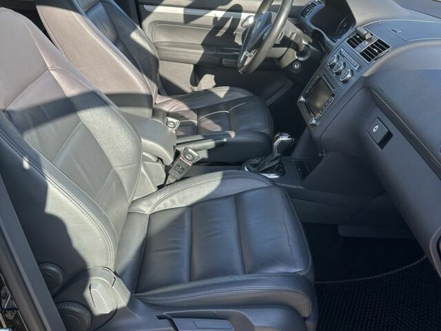 Черный Фольксваген Туран, объемом двигателя 2 л и пробегом 276 тыс. км за 14500 $, фото 6 на Automoto.ua