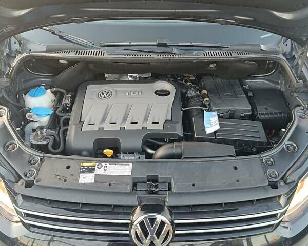 Черный Фольксваген Туран, объемом двигателя 1.6 л и пробегом 211 тыс. км за 12800 $, фото 21 на Automoto.ua