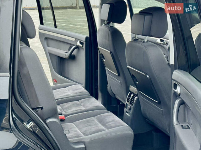 Черный Фольксваген Туран, объемом двигателя 2 л и пробегом 196 тыс. км за 14599 $, фото 42 на Automoto.ua