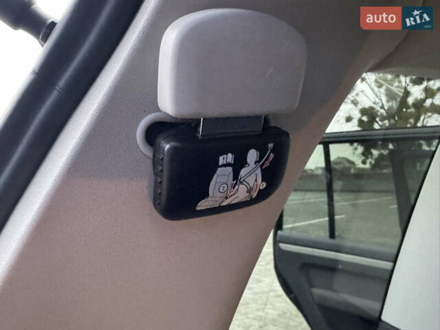 Черный Фольксваген Туран, объемом двигателя 2 л и пробегом 196 тыс. км за 14599 $, фото 40 на Automoto.ua