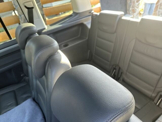 Черный Фольксваген Туран, объемом двигателя 2 л и пробегом 276 тыс. км за 14500 $, фото 7 на Automoto.ua