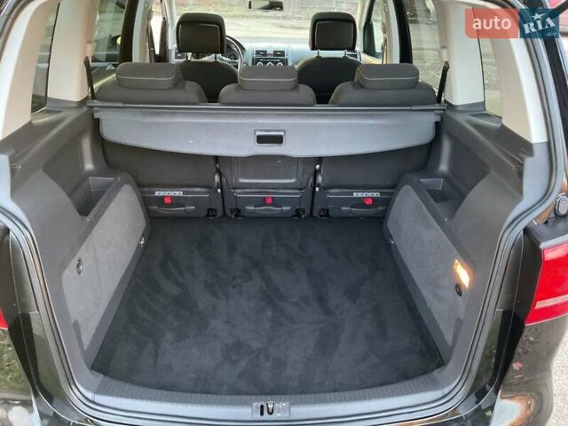 Черный Фольксваген Туран, объемом двигателя 1.6 л и пробегом 231 тыс. км за 11750 $, фото 14 на Automoto.ua