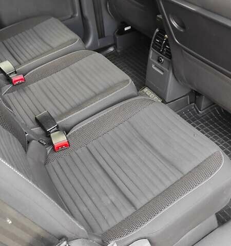 Черный Фольксваген Туран, объемом двигателя 1.97 л и пробегом 349 тыс. км за 13300 $, фото 10 на Automoto.ua