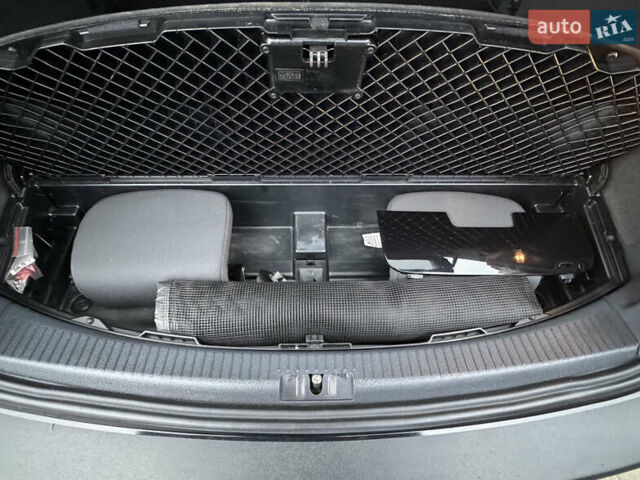 Черный Фольксваген Туран, объемом двигателя 2 л и пробегом 196 тыс. км за 14599 $, фото 38 на Automoto.ua