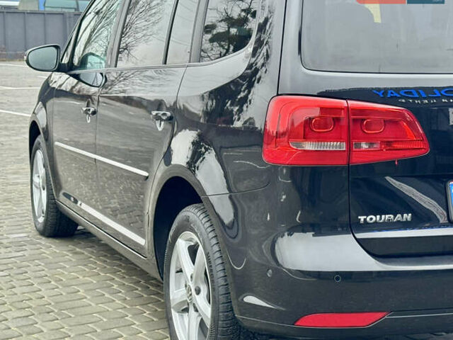 Черный Фольксваген Туран, объемом двигателя 2 л и пробегом 196 тыс. км за 14599 $, фото 21 на Automoto.ua