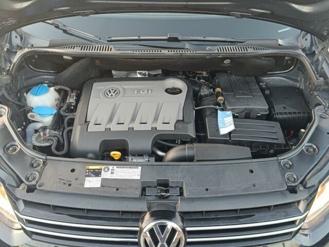 Черный Фольксваген Туран, объемом двигателя 0 л и пробегом 211 тыс. км за 12800 $, фото 6 на Automoto.ua