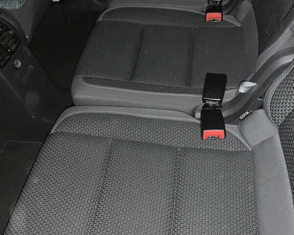 Черный Фольксваген Туран, объемом двигателя 1.97 л и пробегом 281 тыс. км за 13500 $, фото 12 на Automoto.ua