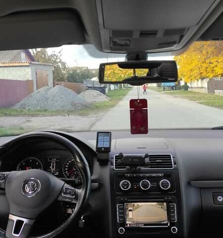 Черный Фольксваген Туран, объемом двигателя 1.97 л и пробегом 349 тыс. км за 13300 $, фото 1 на Automoto.ua