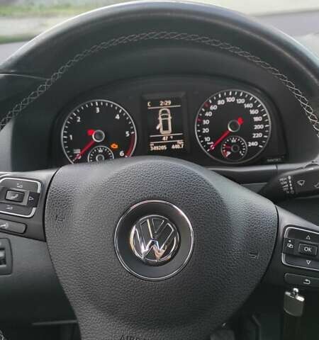 Черный Фольксваген Туран, объемом двигателя 1.97 л и пробегом 349 тыс. км за 12500 $, фото 5 на Automoto.ua