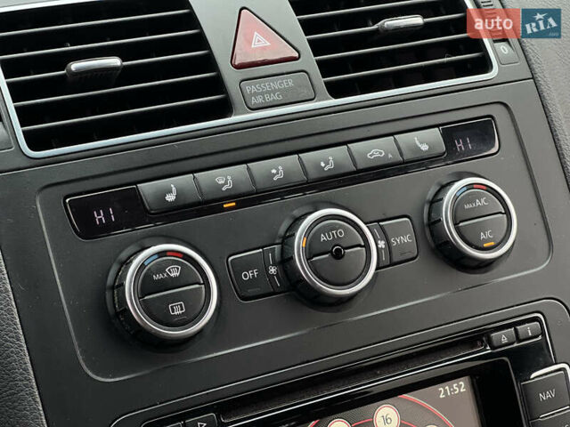 Черный Фольксваген Туран, объемом двигателя 2 л и пробегом 296 тыс. км за 12100 $, фото 18 на Automoto.ua