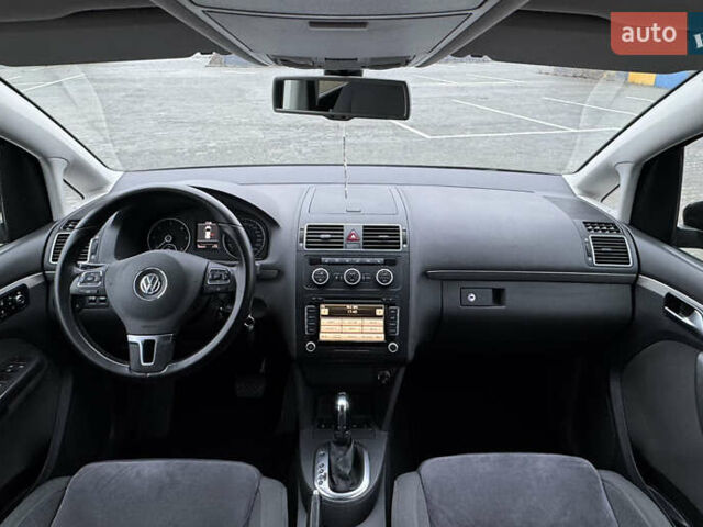 Черный Фольксваген Туран, объемом двигателя 2 л и пробегом 196 тыс. км за 14599 $, фото 4 на Automoto.ua