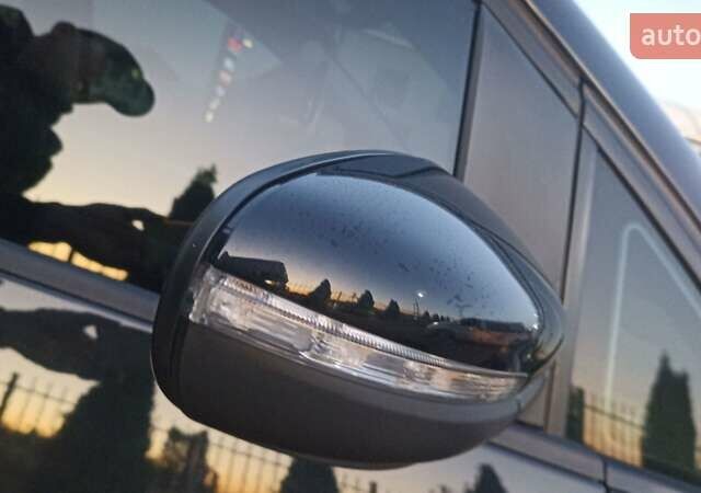 Черный Фольксваген Туран, объемом двигателя 1.6 л и пробегом 165 тыс. км за 13250 $, фото 36 на Automoto.ua