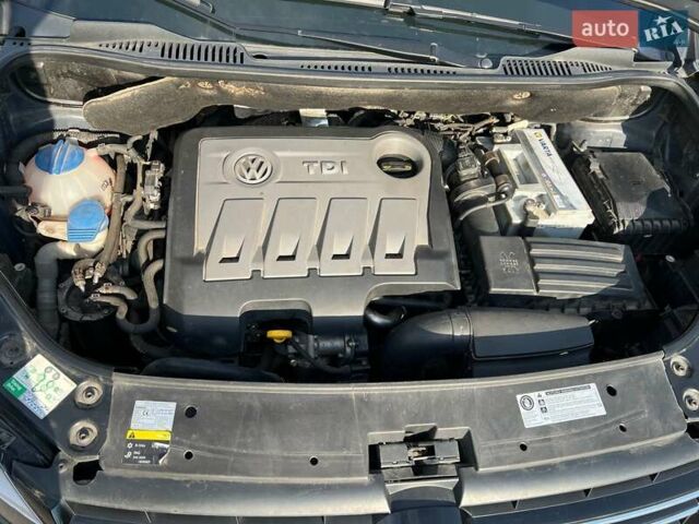 Черный Фольксваген Туран, объемом двигателя 1.6 л и пробегом 295 тыс. км за 12100 $, фото 21 на Automoto.ua