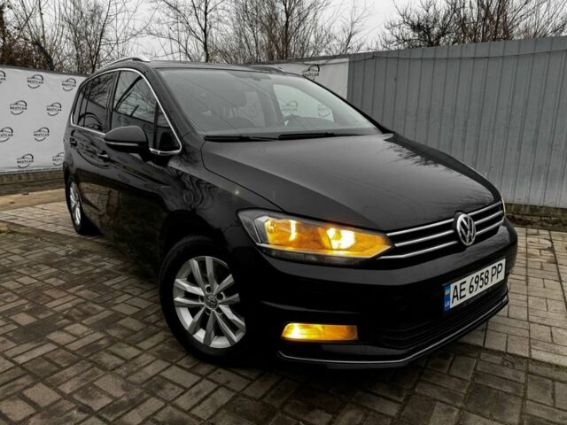Черный Фольксваген Туран, объемом двигателя 2 л и пробегом 240 тыс. км за 12999 $, фото 1 на Automoto.ua