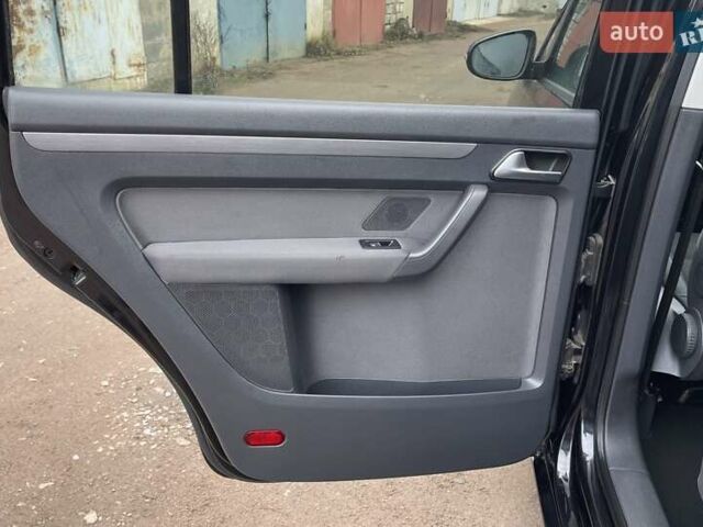 Черный Фольксваген Туран, объемом двигателя 1.4 л и пробегом 207 тыс. км за 10777 $, фото 122 на Automoto.ua