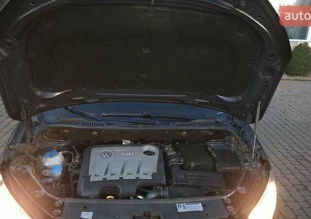 Черный Фольксваген Туран, объемом двигателя 1.6 л и пробегом 165 тыс. км за 13250 $, фото 85 на Automoto.ua