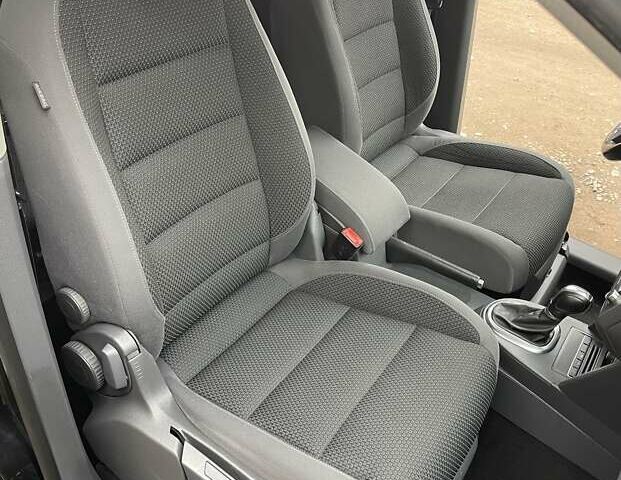 Черный Фольксваген Туран, объемом двигателя 1.4 л и пробегом 207 тыс. км за 10777 $, фото 208 на Automoto.ua