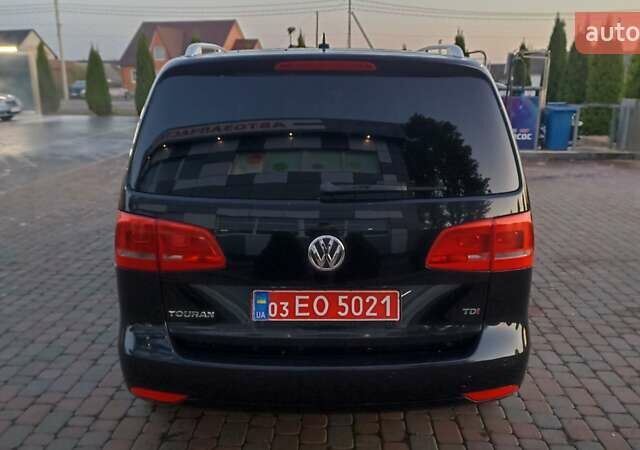 Черный Фольксваген Туран, объемом двигателя 1.6 л и пробегом 165 тыс. км за 13250 $, фото 14 на Automoto.ua