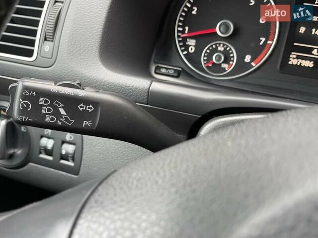 Черный Фольксваген Туран, объемом двигателя 1.4 л и пробегом 207 тыс. км за 10777 $, фото 75 на Automoto.ua