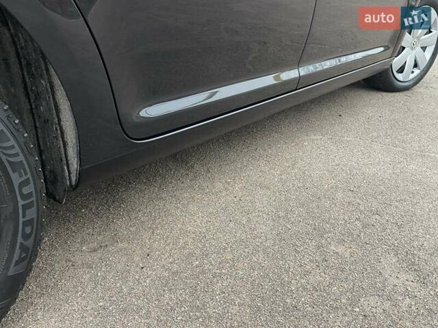 Черный Фольксваген Туран, объемом двигателя 1.4 л и пробегом 207 тыс. км за 10777 $, фото 99 на Automoto.ua