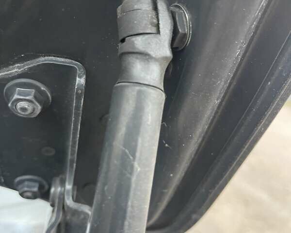 Черный Фольксваген Туран, объемом двигателя 1.4 л и пробегом 207 тыс. км за 10777 $, фото 163 на Automoto.ua