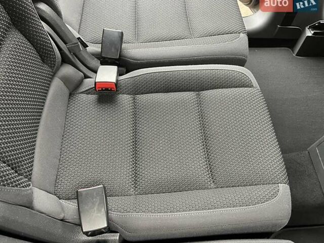 Черный Фольксваген Туран, объемом двигателя 1.4 л и пробегом 207 тыс. км за 10777 $, фото 139 на Automoto.ua