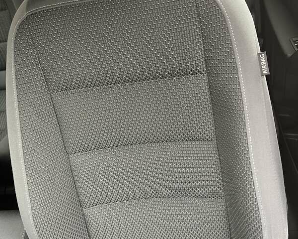 Черный Фольксваген Туран, объемом двигателя 1.4 л и пробегом 207 тыс. км за 10777 $, фото 61 на Automoto.ua