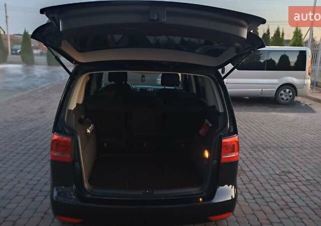 Черный Фольксваген Туран, объемом двигателя 1.6 л и пробегом 165 тыс. км за 13250 $, фото 50 на Automoto.ua