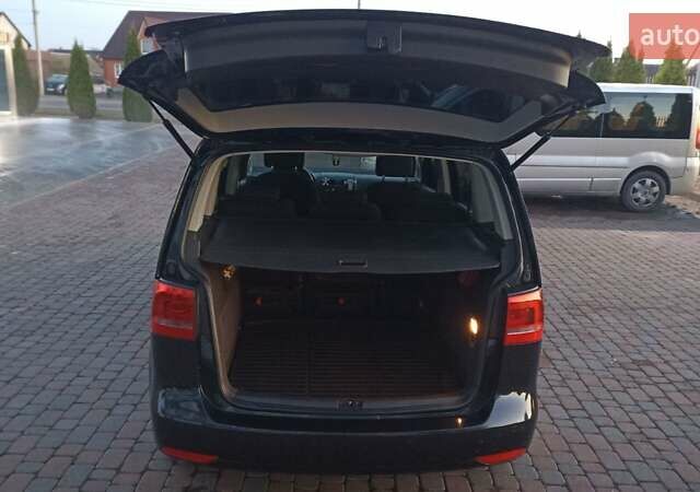 Черный Фольксваген Туран, объемом двигателя 1.6 л и пробегом 165 тыс. км за 13250 $, фото 45 на Automoto.ua