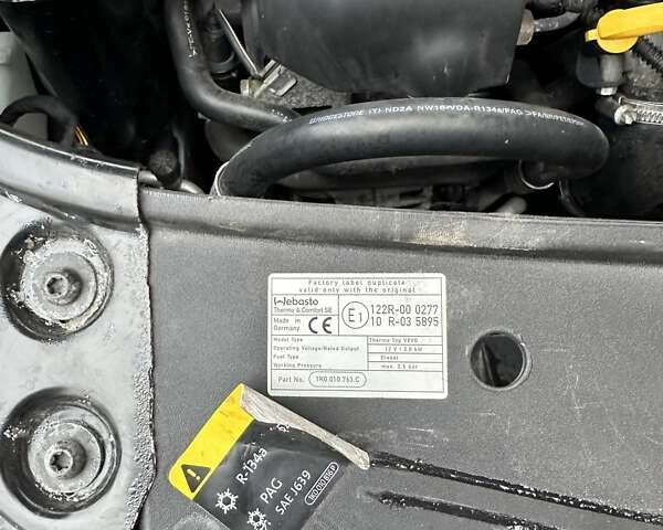 Чорний Фольксваген Туран, об'ємом двигуна 2 л та пробігом 248 тис. км за 13150 $, фото 31 на Automoto.ua