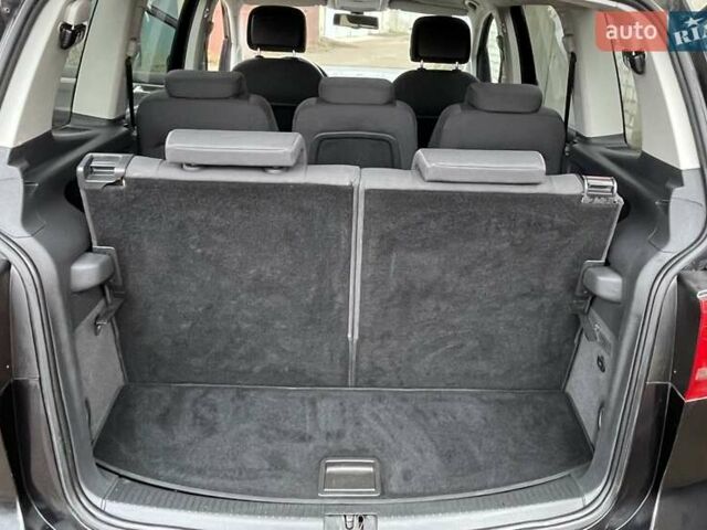 Черный Фольксваген Туран, объемом двигателя 1.4 л и пробегом 207 тыс. км за 10777 $, фото 198 на Automoto.ua