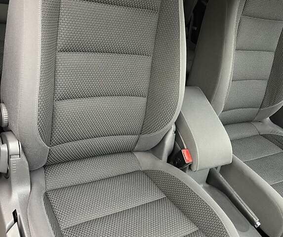 Черный Фольксваген Туран, объемом двигателя 1.4 л и пробегом 207 тыс. км за 10777 $, фото 210 на Automoto.ua