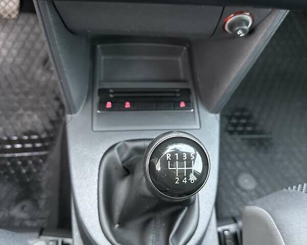 Чорний Фольксваген Туран, об'ємом двигуна 2 л та пробігом 248 тис. км за 13150 $, фото 22 на Automoto.ua