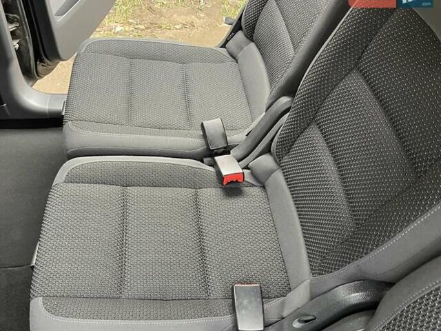 Черный Фольксваген Туран, объемом двигателя 1.4 л и пробегом 207 тыс. км за 10777 $, фото 129 на Automoto.ua