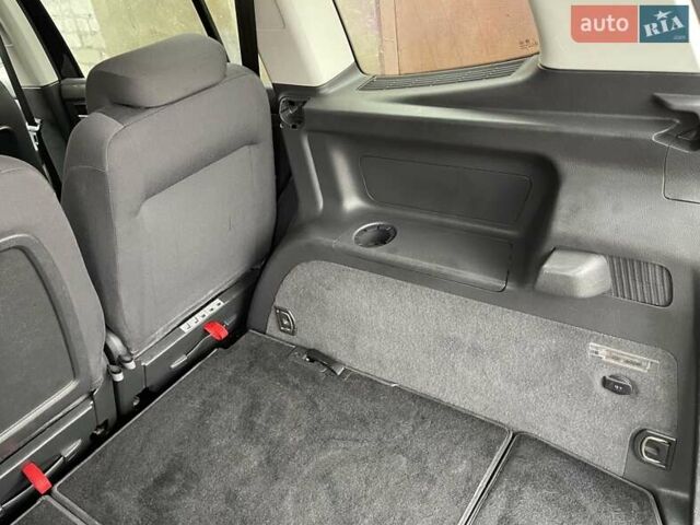 Черный Фольксваген Туран, объемом двигателя 1.4 л и пробегом 207 тыс. км за 10777 $, фото 197 на Automoto.ua